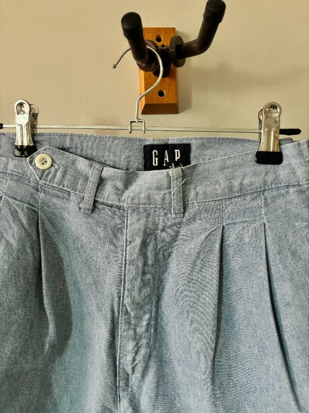 GAP • Vintage • high waisted pleated chambray shorts - Picture 5 of 12